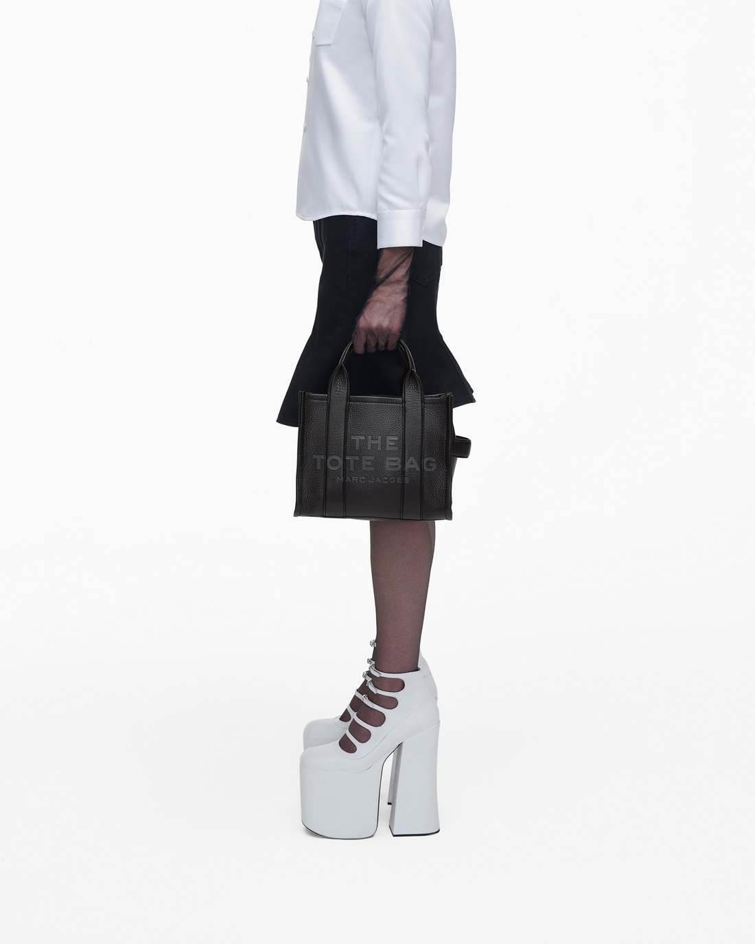 Marc Jacobs Recommended | The Leather Small Tote Bag Black