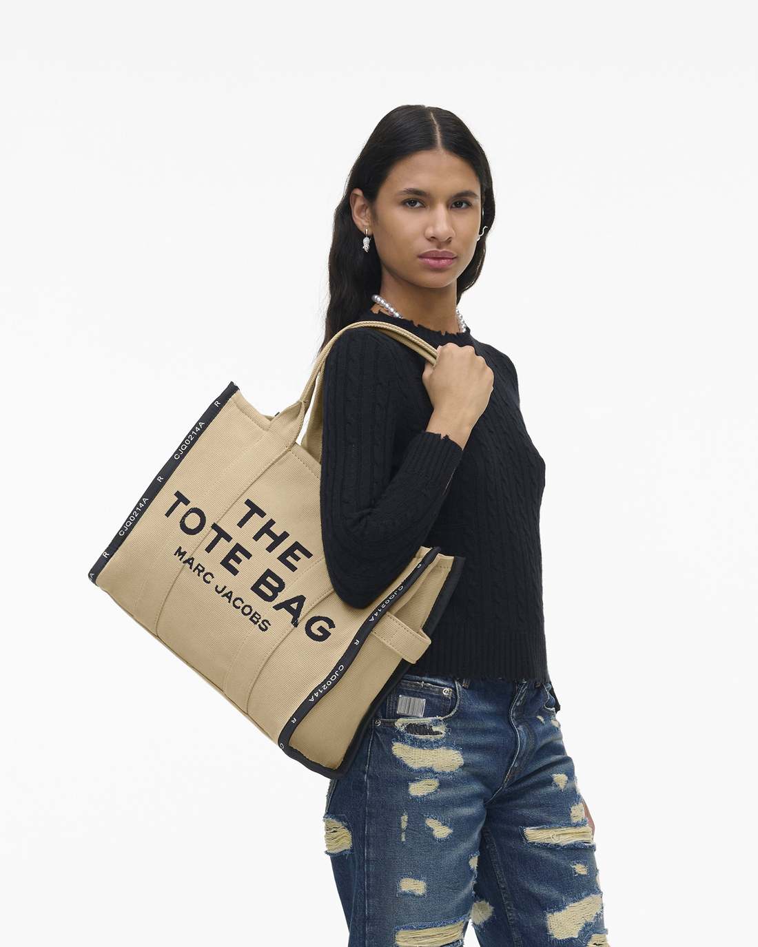 Marc Jacobs Recommended | The Jacquard Large Tote Bag Warm Sand