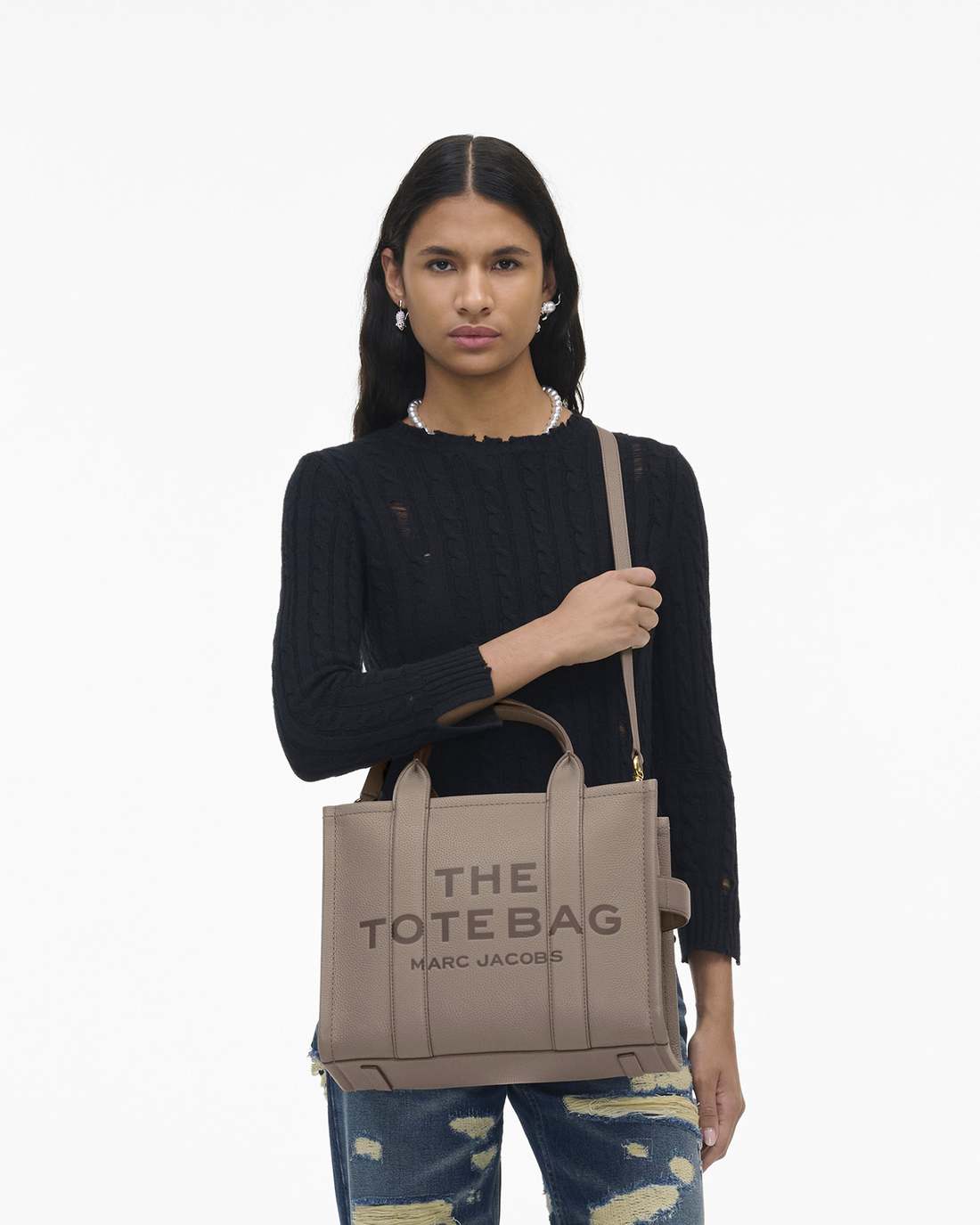 Marc Jacobs Recommended | The Leather Medium Tote Bag Cement