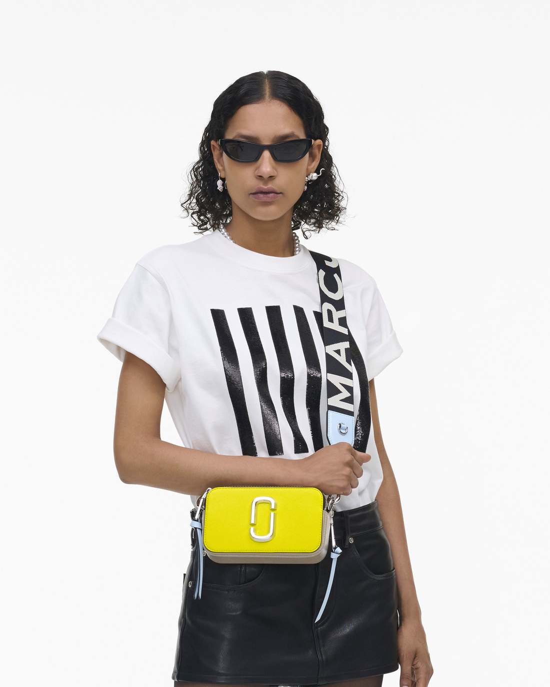 Marc Jacobs Essential | The Snapshot Daisy Yellow
