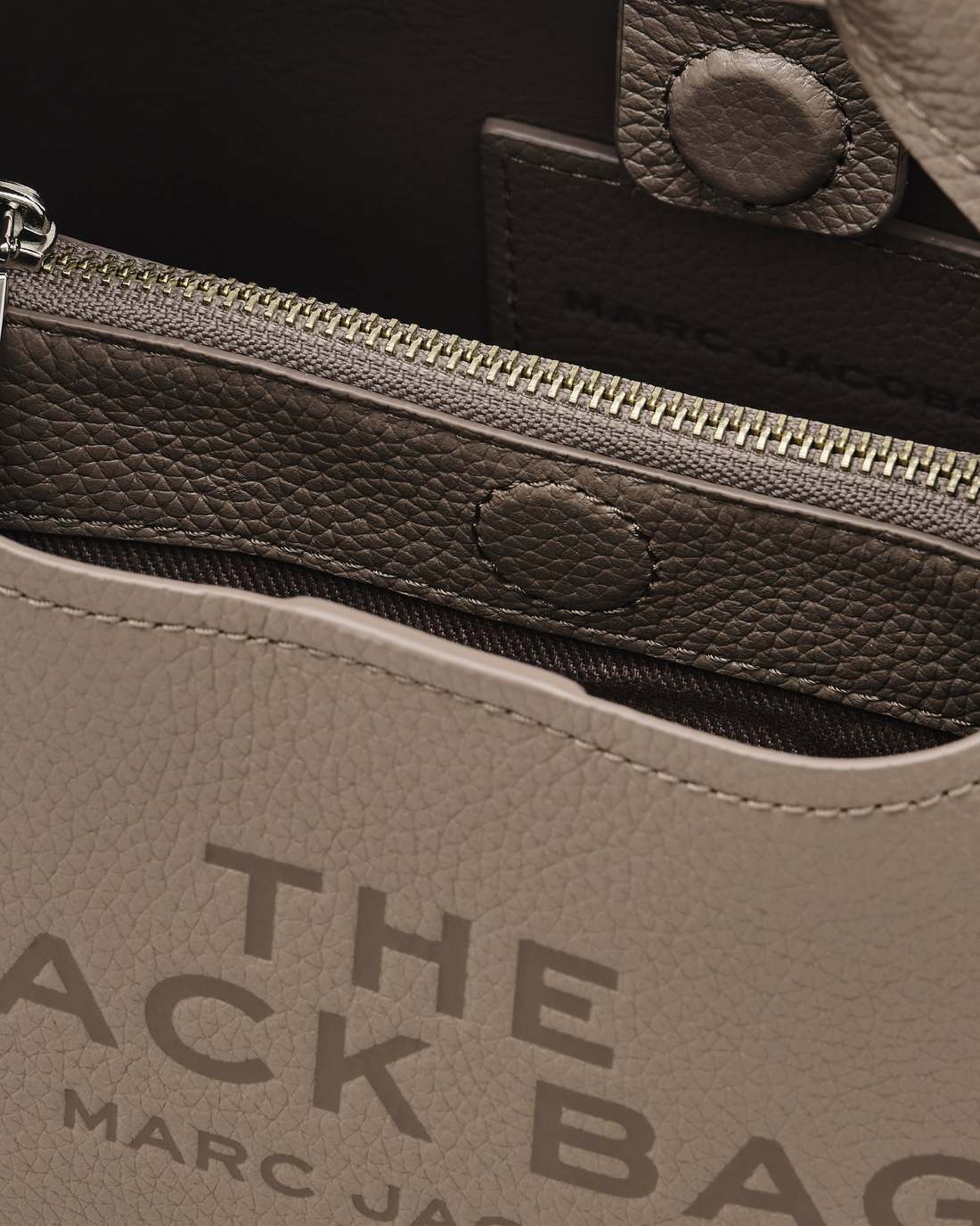 Marc Jacobs Essential | The Mini Sack Bag Cement