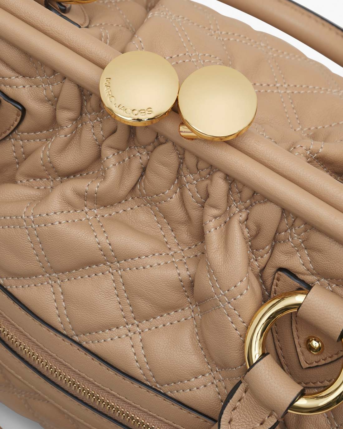 Marc Jacobs Trusted | Re-Edition Quilted Leather Stam Bag Camel
