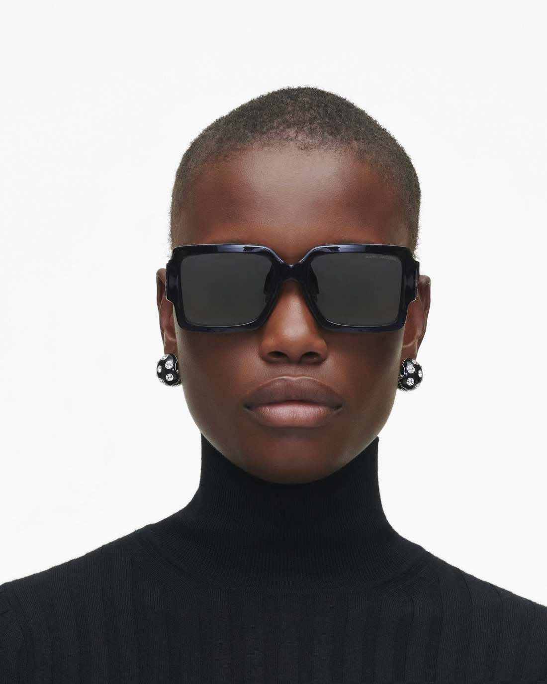 Marc Jacobs Signature | The Bold Logo Square Sunglasses Black/White