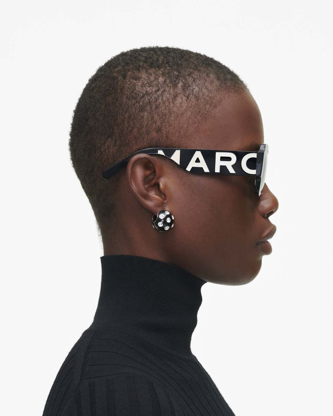 Marc Jacobs Signature | The Bold Logo Square Sunglasses Black/White