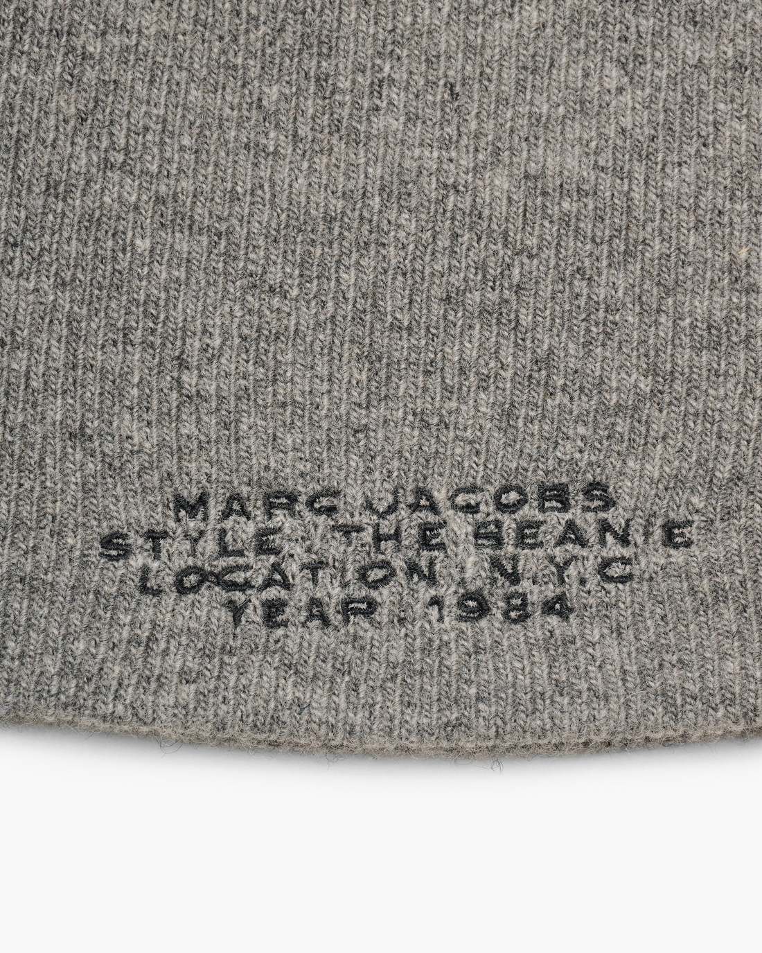 Marc Jacobs Signature | The Beanie Grey